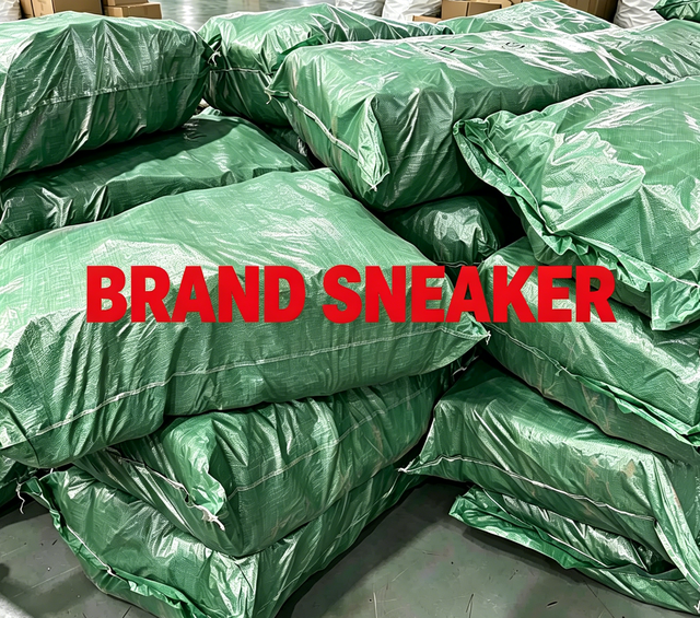 Men Designer Sneakers Genuine Leather Cushioning Basketball Soccer Shoes Light Weight Hot Sale TOHIKER Brand