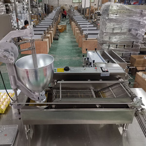 Friggitrice Automatica per Mini Ciambelle e Snack, Dispenser per Impasto per Puff Puff e Gobelet, Modello Little Luka Doni, la più Popolare - Product Image 3