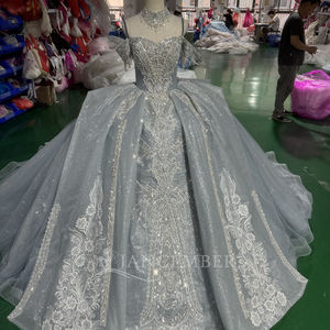 Robe de soirée de bal bleu brume moderne pour Quinceañera et Sweet 15, avec appliques, perles et dentelle, longueur ras du sol et traîne chapelle - Product Image 2
