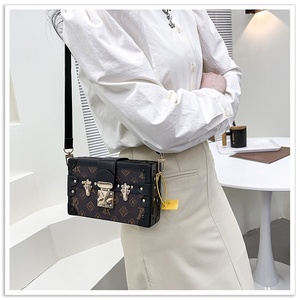 Bolso de Moda con Diseño de Caja, Estampado Retro, Bolso Pequeño de Mano para Mujer, Bolso Bandolera Mini Tipo Cartera - Product Image 4