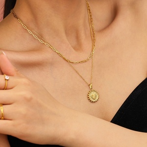 Coeur de pêche double face à la mode et pendentif lettre anglaise sur collier chaîne à maillons style grande roue pour les femmes - Product Image 3