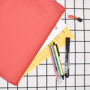 A4 クラシックポリエステル防水ジッパー多機能ファイルバッグサッカーパターンオフィスドキュメントバッグ 10 色 - Product Image 5