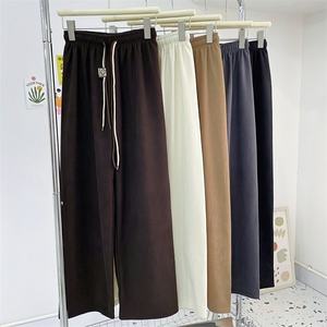 <span class=keywords><strong>Pantaloni</strong></span> larghi da <span class=keywords><strong>donna</strong></span> in <span class=keywords><strong>velluto</strong></span> <span class=keywords><strong>a</strong></span> <span class=keywords><strong>coste</strong></span> con coulisse <span class=keywords><strong>a</strong></span> vita alta <span class=keywords><strong>pantaloni</strong></span> alla moda coreani <span class=keywords><strong>pantaloni</strong></span> da tuta da <span class=keywords><strong>donna</strong></span> larghi Y2k <span class=keywords><strong>pantaloni</strong></span> Casual - Product Image 1