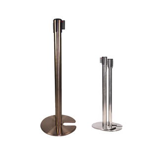 Barriera Retrattile con Base a U in Ghisa Dorata Impilabile per il Controllo della Folla negli Hotel - Product Image 6