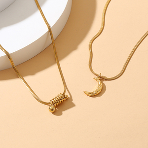 Collier en acier inoxydable avec pendentif torsadé en forme de lune plaqué or pour femme, cadeau à la mode, <span class=keywords><strong>2022</strong></span> - Product Image 1