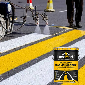 Peinture de marquage routier à application à froid pour les passages zébrés, les lignes de signalisation piétonne et les barres de stop - Product Image 1