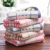 Échantillon gratuit de serviettes roses, serviettes turques, serviettes de maquillage