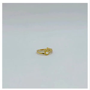 Anillo Elegante de Oro con Diseño de Corazón y Acabado de Diamantes, Anillo Ligero para Mujer, Uso Diario y Ocasiones Especiales - Product Image 1