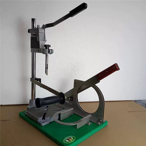 Machine manuelle commerciale 2-en-1 pour ouvrir les noix de coco, presse à main pour percer et peler les noix de coco vertes, idéale pour les magasins de fruits et les bars à jus - Product Image 6