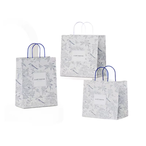 ถุงของชำร่วยงานแต่งงาน 16 ชิ้นจาก Something Blue - ถุงขนมสำหรับงานแต่งงานลายดอกไม้สีฟ้าและสีขาวพร้อมหูหิ้วเชือก - Product Image 1