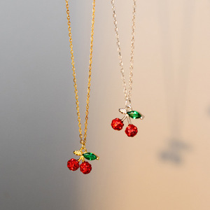 Collar de Plata 925 con Diseño de Cereza Fresca y Dulce, Estilo <span class=keywords><strong>Bosque</strong></span> Moderno, con Incrustaciones de Circonita y Baño de Oro - Product Image 2