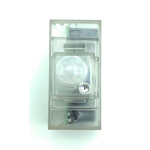 Détecteur IR Gewiss 1 module avec minuterie et capteur crépusculaire, plastique blanc, IP20, pour usage résidentiel - Product Image 2