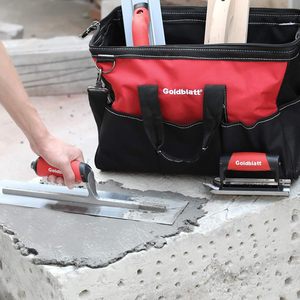 ชุดเครื่องมือช่างก่ออิฐประกอบด้วยเกรียงฉาบปูน, เกรียงวัดระดับ, เครื่องทำร่อง, เกรียงไม้ และเครื่องพันลวด จัดเก็บในกระเป๋าเครื่องมือ - Product Image 6