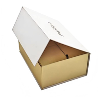 Boîte à parfum rigide de luxe avec doublure dorée et extérieur blanc mat, impression personnalisée du logo pour flacon de parfum