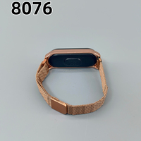 Jam Tangan Elektronik Sport OEM Laris Manis Unisex, Tali Logam Magnetik Milan Alloy 0.96" Desain Menarik Pria M9 8076 LED Digital