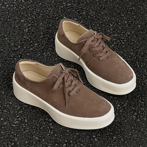 Chaussures pour hommes de luxe et tendance, de conception chinoise, en noir pur, avec des lacets en caoutchouc élégants et une conception en mesh. - Product Image 1