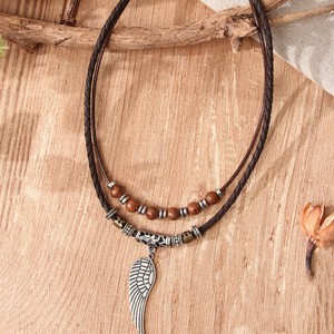 Collar de Cuero con Colgante de Pluma Retro Europeo Americano, Joyería Unisex, Cuentas de Madera de Plata Tibetana, Diseño Multicapa - Product Image 4
