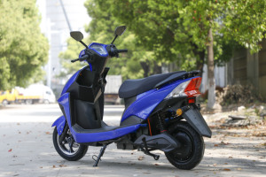 Motocicleta Eléctrica Personalizada Exclusiva <span class=keywords><strong>ZS</strong></span> 2000w 72V con Batería de Ahorro de Energía - Product Image 5