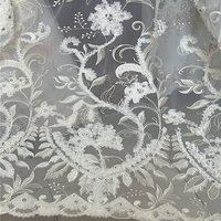 Tissu en tulle transparent brodé de rubans 3D à bord festonné, voile floral blanc de 280 cm de large, directement de l'usine, pour les revendeurs de rideaux du Golfe