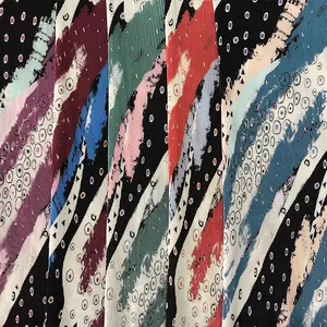 Tecidos de impressão geométrica tintura-tecido plissado, impressão personalizada 100% poliéster com pontos florais cortados vestido