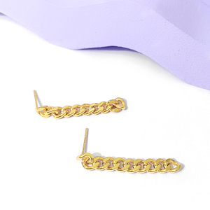 Vente en gros de boucles d'oreilles élégantes en or plaqué 18 carats avec chaîne cubaine et long pompon pour femmes - Product Image 2