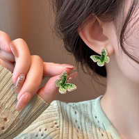 Boucles d'oreilles papillon dégradé vert frais style forêt, design bordé de zircons micro-pavés, boucles d'oreilles minimalistes style INS frais