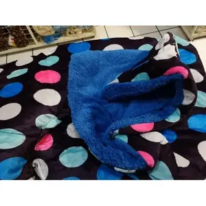 Manta de Felpa con Diseño de Puntos, Rectangular, para Cama, Lavable a Máquina - Product Image 3