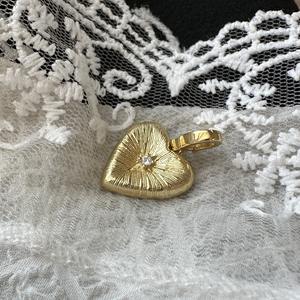 Pendentif en argent pur S925, cœur brossé à l'italienne, design de luxe médiéval, bijou de niche léger, cool, doux, premier composant - Product Image 3