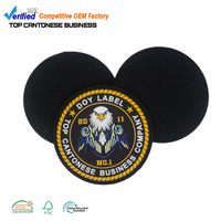 Vente en gros de patchs d'habillement en PVC souple design personnalisé logo 3D étiquettes de vêtement en caoutchouc avec adhésif crochet et boucle