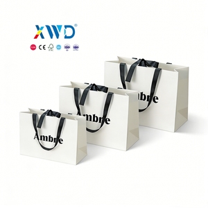 Sac en papier blanc personnalisé avec poignée en ruban de satin <span class=keywords><strong>noir</strong></span> et logo de marque pour sac en papier de luxe pour la vente de parfums - Product Image 1