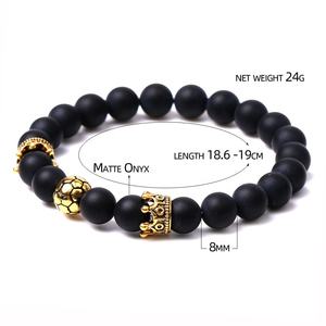 <span class=keywords><strong>Bracelet</strong></span> <span class=keywords><strong>de</strong></span> yoga en pierre <span class=keywords><strong>de</strong></span> <span class=keywords><strong>lave</strong></span> volcanique naturelle avec breloque couronne <span class=keywords><strong>de</strong></span> football plaqué or 18 carats pour hommes, vente en gros <span class=keywords><strong>de</strong></span> bijoux <span class=keywords><strong>de</strong></span> guérison - Product Image 6
