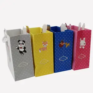 Venta DE FÁBRICA DE China personalizada nueva caricatura niños León conejo Panda regalo bolsa de papel bolso para el Día de los niños cumpleaños bebé bolsa de regalo