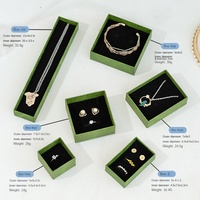 Matériaux recyclés verts militaires estampage boîte-cadeau d'emballage de bijoux carrés rigides pour bagues colliers boucles d'oreilles Bracelets