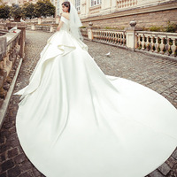 Nouvelle arrivée, magnifique robe de mariée en satin, robe de bal, grande taille, Trouwjurk, épaules dénudées, manches courtes, traîne de chapelle, robes de mariée