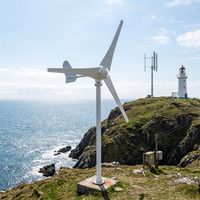 Éolienne à axe horizontal 500W pour l'électrification rurale hors réseau des villages, démarrage à 2m/s, 12V/24V/48V, 3 pales en nylon, PMSG, IP54, 20 mètres de hauteur de coupe.