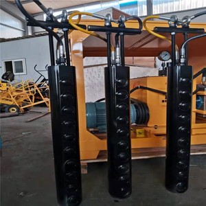 เครื่องแยกหินไฮดรอลิกแบบลูกสูบ 6 สูบ พร้อมสถานีปั๊มมอเตอร์ AC สำหรับอุปกรณ์แยกหินงานหนัก - Product Image 4