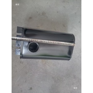 Réservoir d'huile hydraulique Shifeng pour tricycle agricole en fer, longueur 300 mm avec port circulaire - Product Image 1