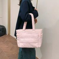 Sac fourre-tout matelassé à poignée souple avec fermeture éclair, prix d'usine, faible MOQ, logo personnalisé, sac pour ordinateur portable, sac de plage pour femme