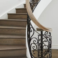 Escalier en colimaçon d'intérieur de luxe haut de gamme personnalisé Design moderne Escaliers incurvés en métal en fer forgé avec garde-corps en verre pour villas