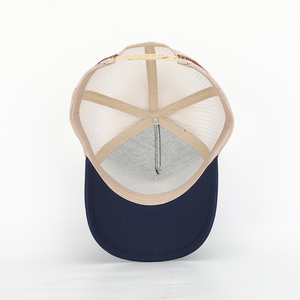 Gorra Trucker de Malla Personalizada al por Mayor con 5 Paneles, Perfil Alto, Corona Estructurada Estilo Australiano, 2 Laterales con Rayas y Parche de Cuero con Logotipo - Product Image 2