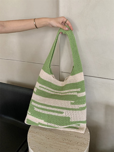 Nouveau sac fourre-tout en tricot épais de style coréen, sac fourre-tout tissé à la main de grande capacité - Product Image 6