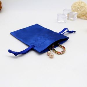 Sacs de rangement en satin de luxe personnalisés pour perruques, sacs à cordon recyclables en soie pour vêtements, cosmétiques, bijoux, lingerie et sacs à main - Product Image 1