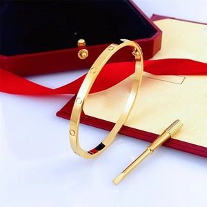 Brazalete de Moda de Alta Gama, Diseño Vintage, Chapado en Oro Rosa de 18K, Acero Inoxidable, Cierre de Rosca Seguro, Hecho en China - Product Image 5