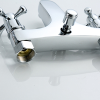 Robinets de bain et de douche de haute qualité Robinet de baignoire à double poignée en zinc Mélangeur d'eau chaude froide