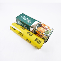 Rouleau de film alimentaire en PVC souple de qualité alimentaire avec support anti-humidité pour l'emballage des nouilles et des gâteaux, traitement de moulage