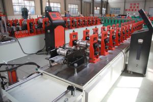 PLC Core Component Volet roulant <span class=keywords><strong>Machine</strong></span> à lamelles de porte Volet roulant Rouleau de porte formant des machines avec roulement de moteur moteur - Product Image 2