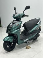 Scooter à essence Yamaha Cygnus 125 Comfort Edition, moteur EFI 125cc, amortisseurs arrière réglables, motos d'occasion, motos de rue
