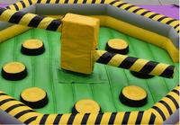 Jeu gonflable d'élimination extérieur Last Man Standing Wipeout Black Meltdown avec kits de réparation, type château, en promotion