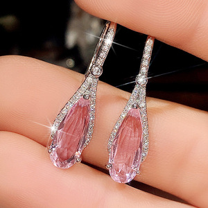 Orecchini Pendenti Lunghi a Goccia in Cristallo Rosa a Forma di Pera per Donne, Eleganti Accessori da Festa - Product Image 3