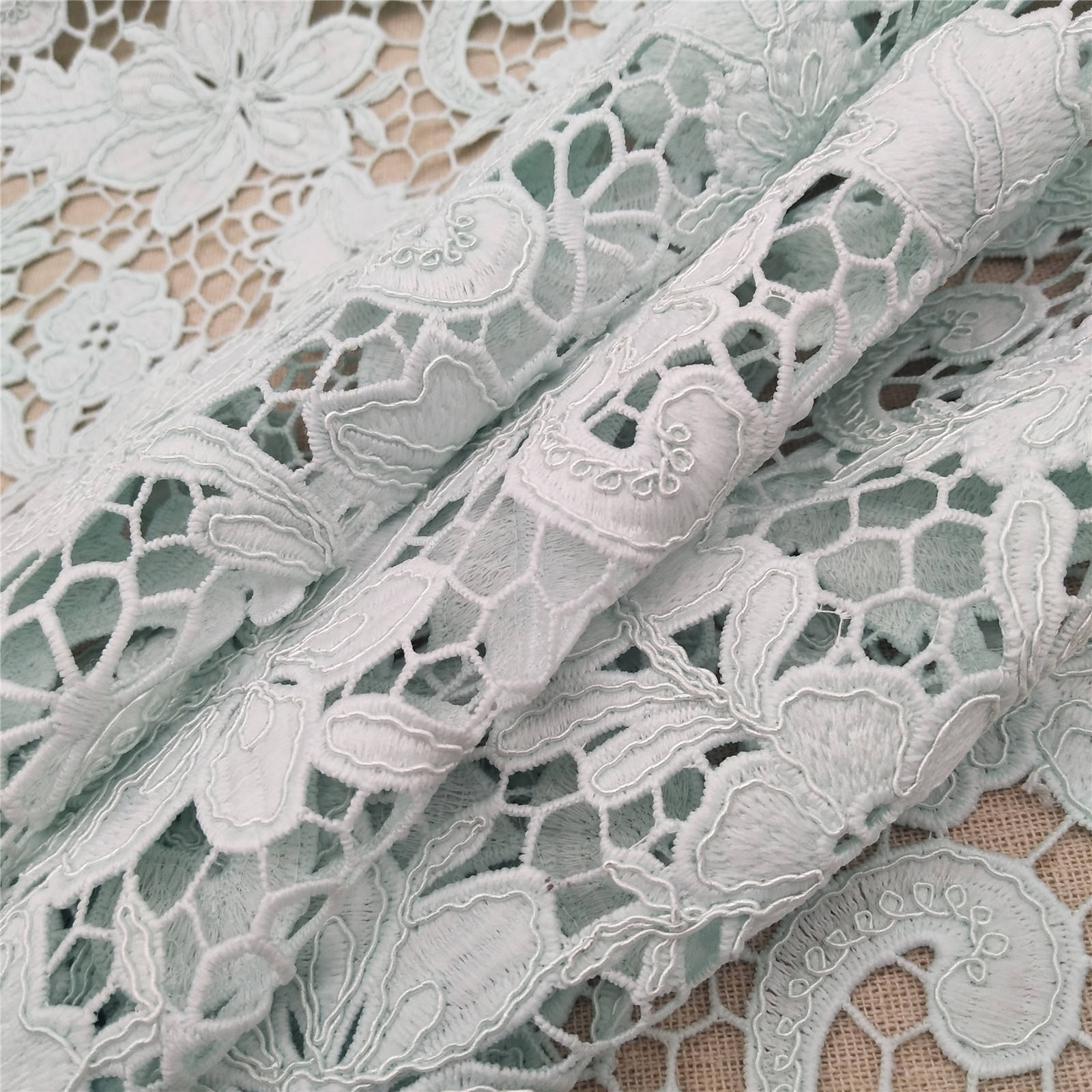 สีเขียว